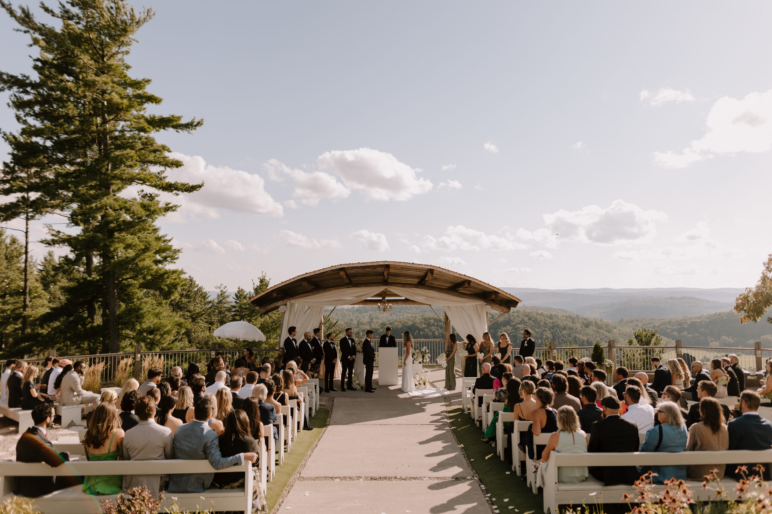 Le Belvédère wedding venue overlooking Gatineau Hills, captured by Alexis Lavoie Photography